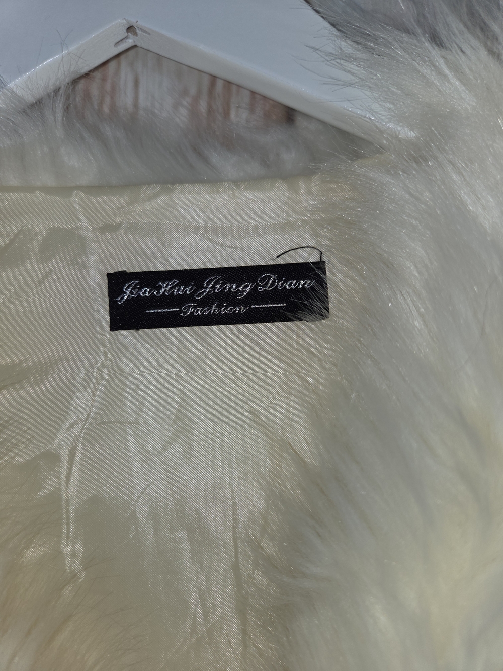 Jia Hui Jing Dian Purple Ombre Faux Fur Vest - Rave Festival Style - Picture 5 of 5